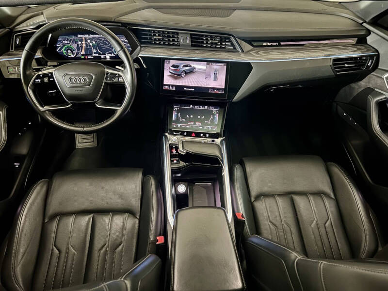 2019 Audi e-tron quattro Prestige