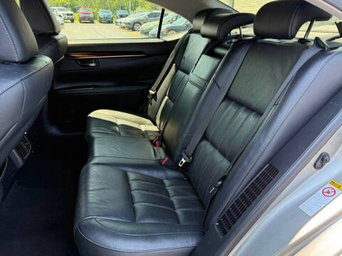 2016 Lexus ES 300h