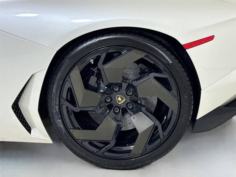 2015 Lamborghini Aventador LP 700-4