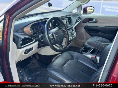 2017 Chrysler Pacifica Touring-L