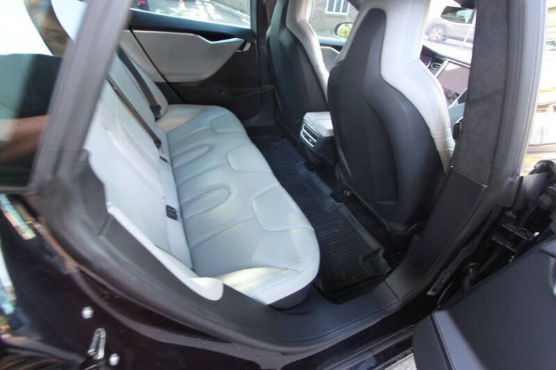 2016 Tesla Model S P90D