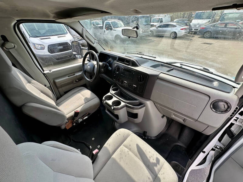 2010 Ford E-Series E-250