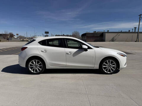 2017 Mazda MAZDA3 Touring