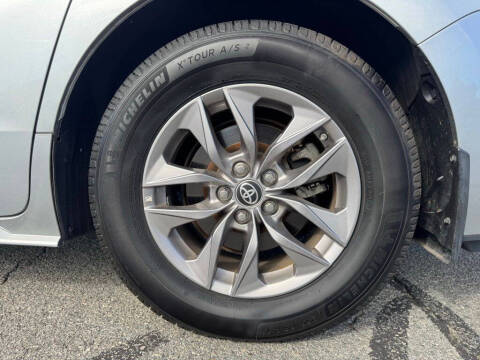 2021 Toyota Sienna LE 8-Passenger