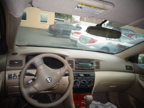 2005 Toyota Corolla LE