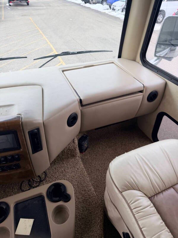 2013 Thor Motor Coach Hurricane
