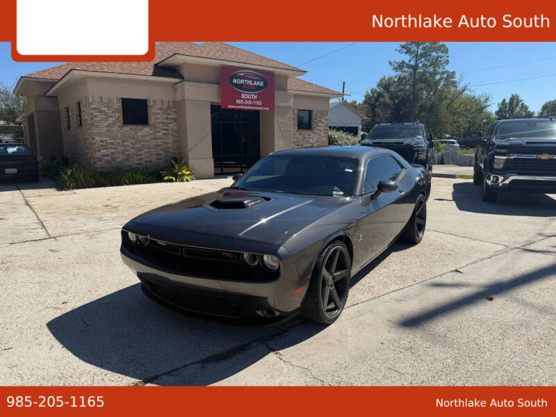 2017 Dodge Challenger 392 HEMI Scat Pack Shaker