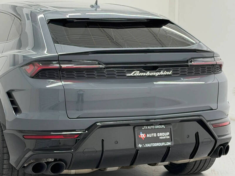 2025 Lamborghini Urus SE