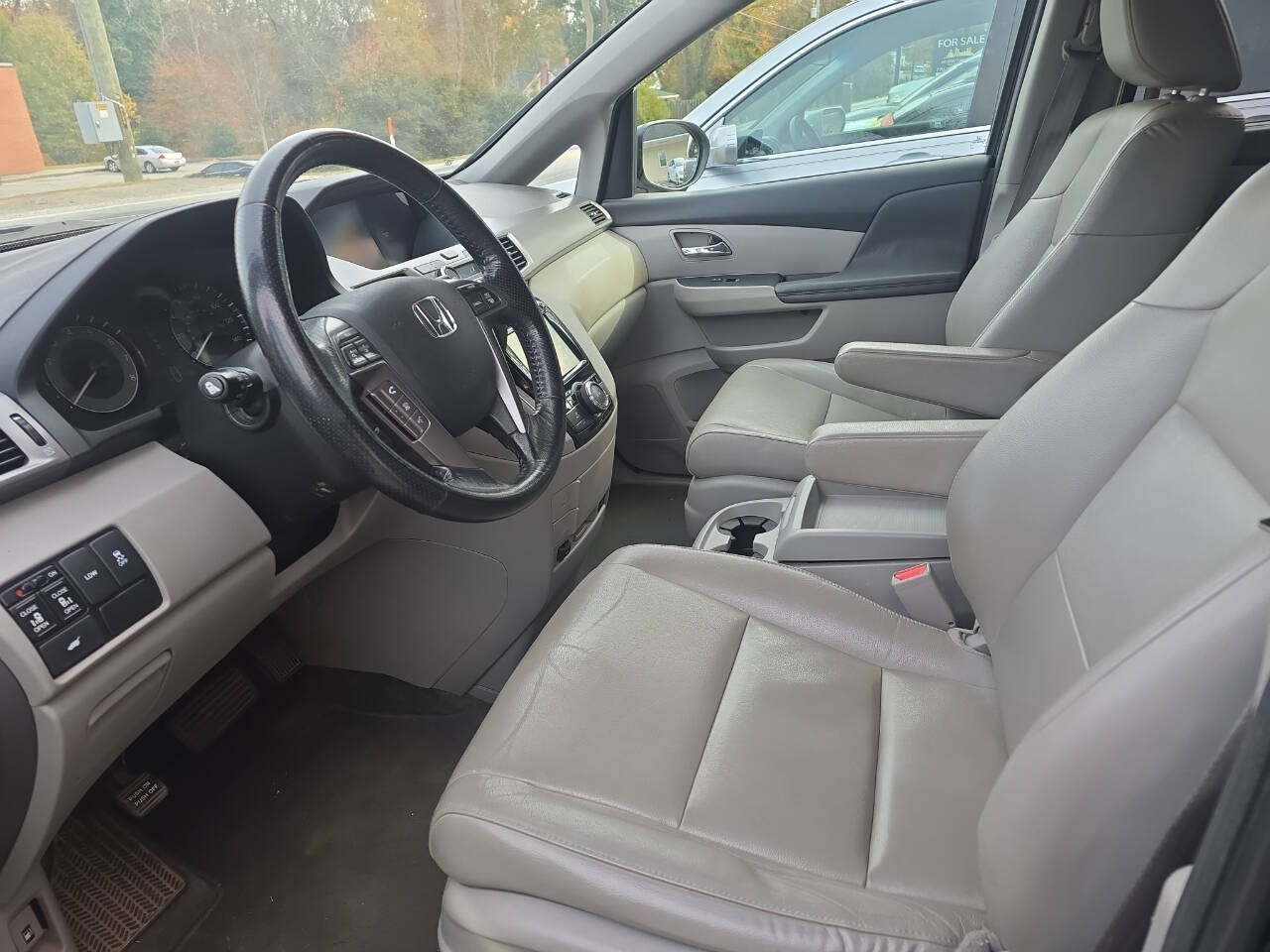 2016 Honda Odyssey for sale at DealMakers Auto Sales in Lithia Springs, GA