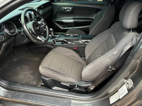 2016 Ford Mustang V6
