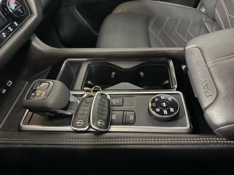 2024 Nissan Pathfinder Platinum