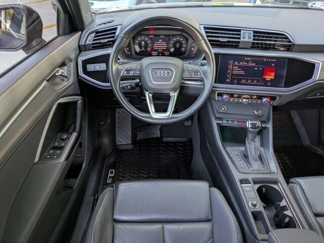 2022 Audi Q3 quattro S line Prem Plus 45 TFSI