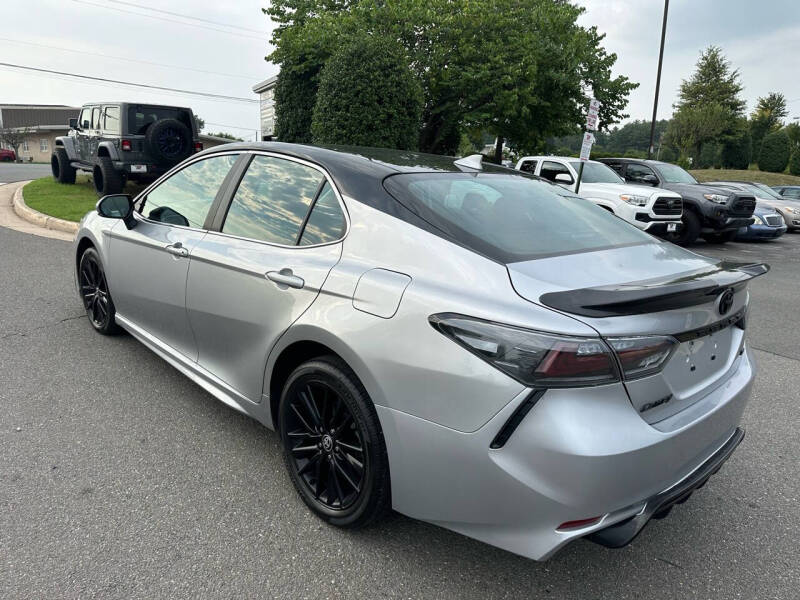 2024 Toyota Camry SE photo 8