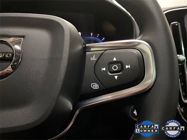 2025 Volvo XC40 B5 Plus Bright Theme