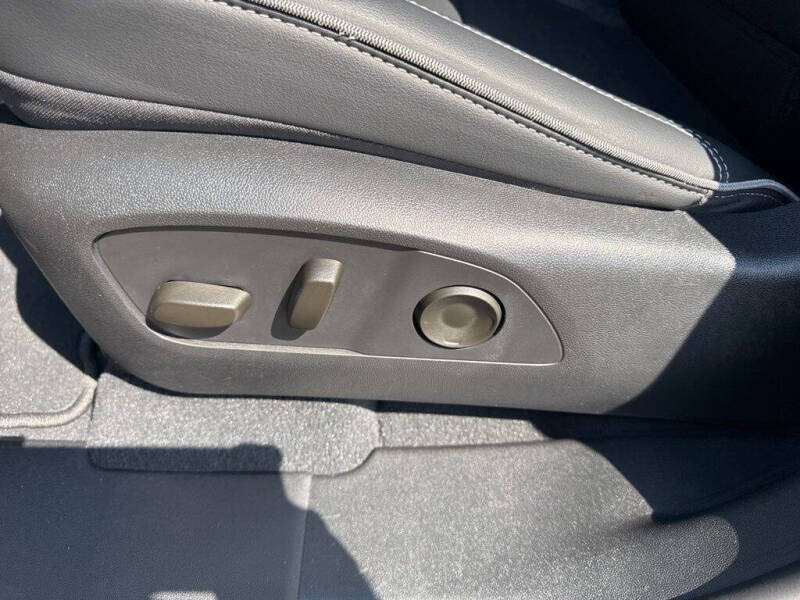 2025 Chevrolet Silverado EV LT