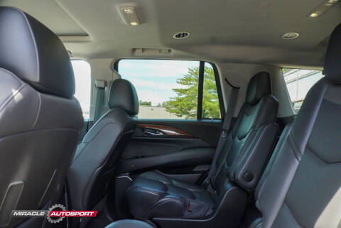 2018 Cadillac Escalade Luxury