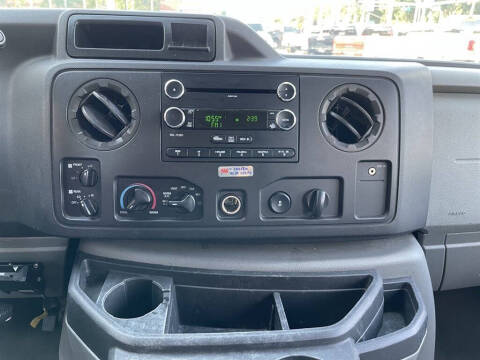 2009 Ford E-Series E-350 SD XLT