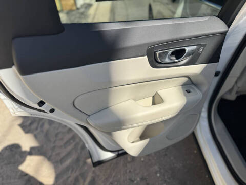 2022 Volvo XC60 B5 Inscription