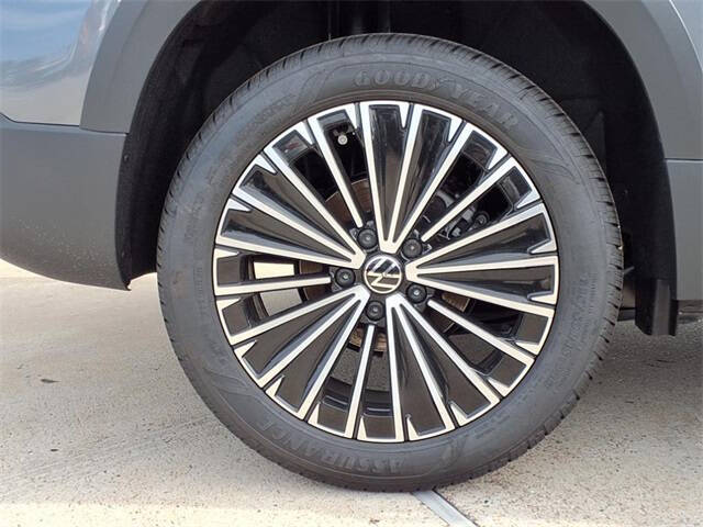 2025 Volkswagen Taos SE