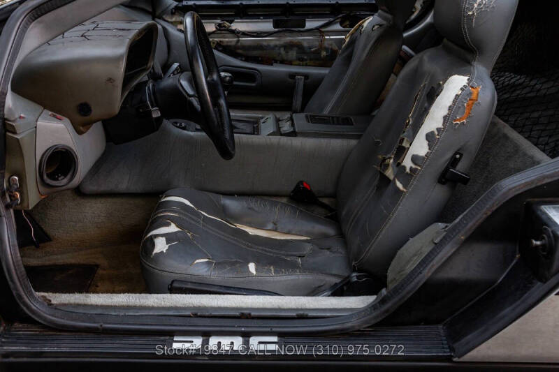 1982 DeLorean DMC-12