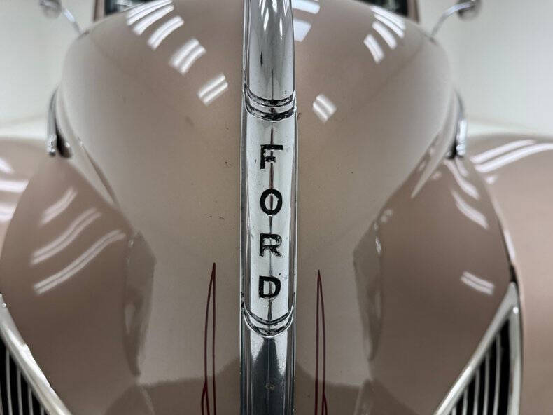 1940 Ford Deluxe
