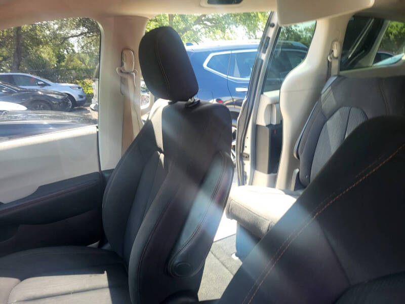 2017 Chrysler Pacifica Touring
