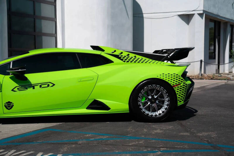 2022 Lamborghini Huracan STO