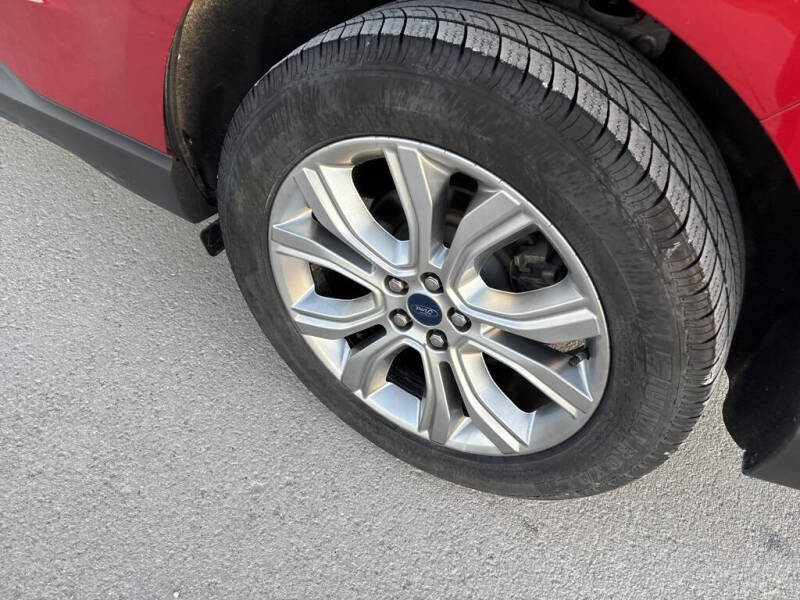 2020 Ford Edge Titanium