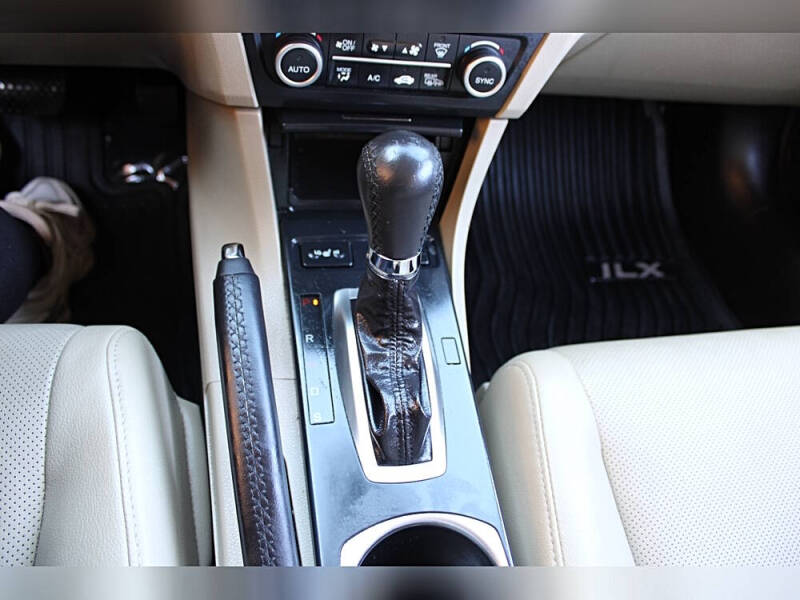 2016 Acura ILX w/Premium