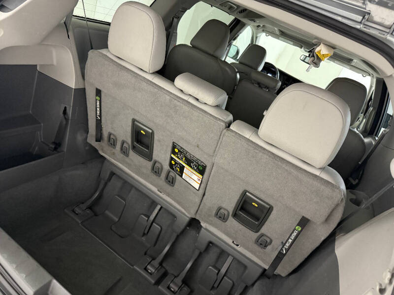 2020 Toyota Sienna XLE Premium 8-Passenger