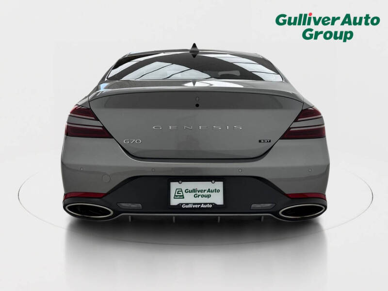 2023 Genesis G70