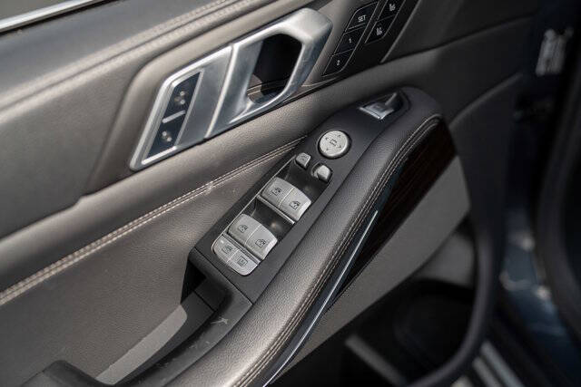 2019 BMW X7 14