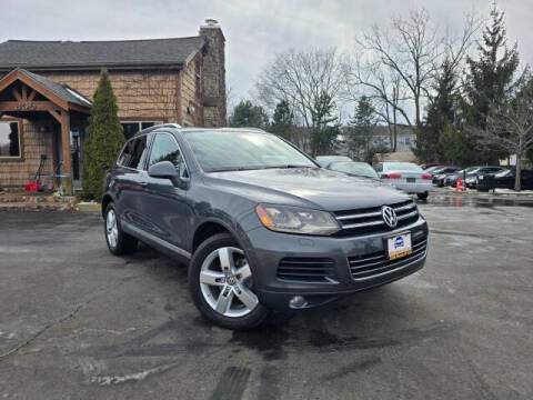 2012 Volkswagen Touareg for sale at Little House of Cars in Crystal Lake IL