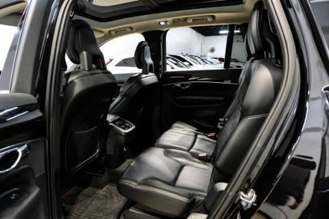 2017 Volvo XC90 T6 Momentum