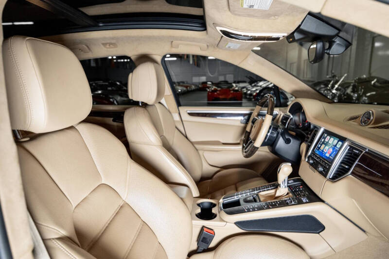 2015 Porsche Macan S