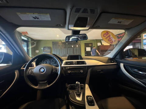 2015 BMW 3 Series 320i