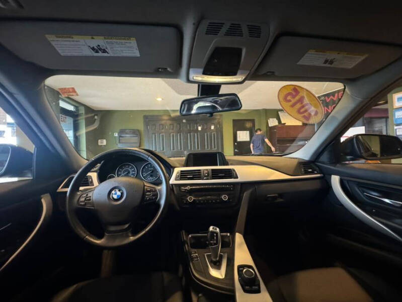 2015 BMW 3 Series 320i