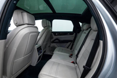 2022 Porsche Cayenne S