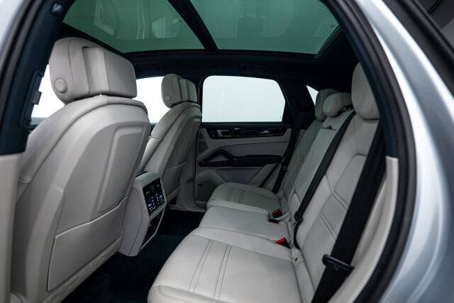 2022 Porsche Cayenne S