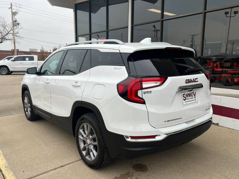 2024 GMC Terrain SLT