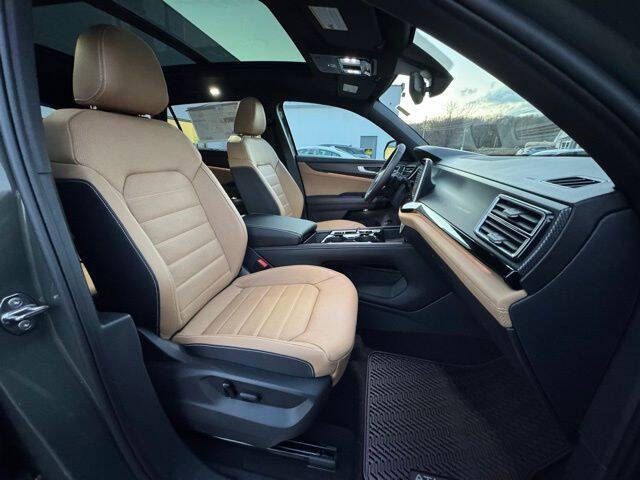 2026 Volkswagen Atlas Cross Sport SEL R-Line Black 4Motion