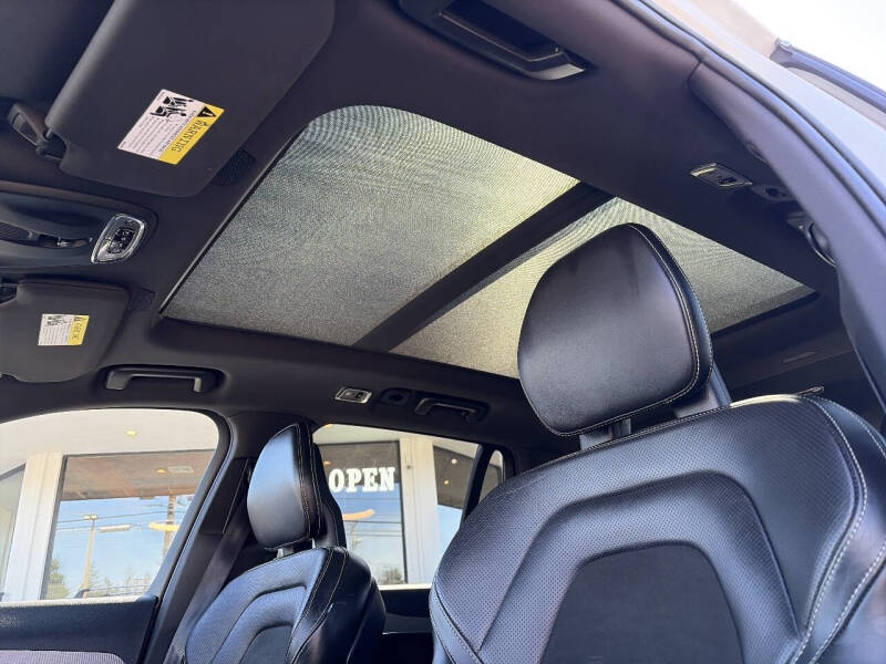 2016 Volvo XC90 T8 eAWD R-Design