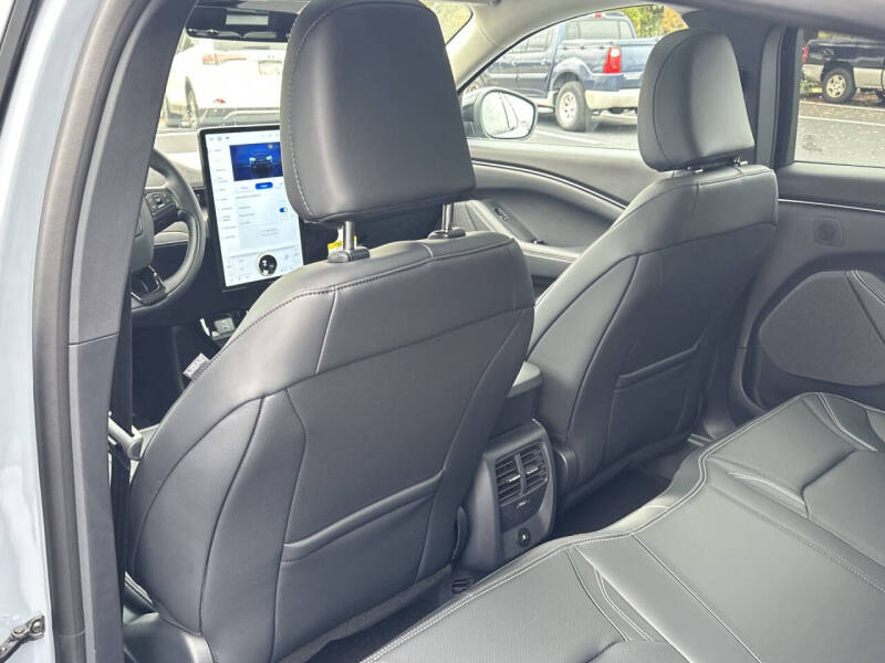 2025 Ford Mustang Mach-E Premium