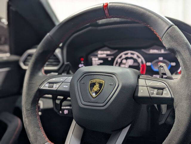2023 Lamborghini Urus Performante