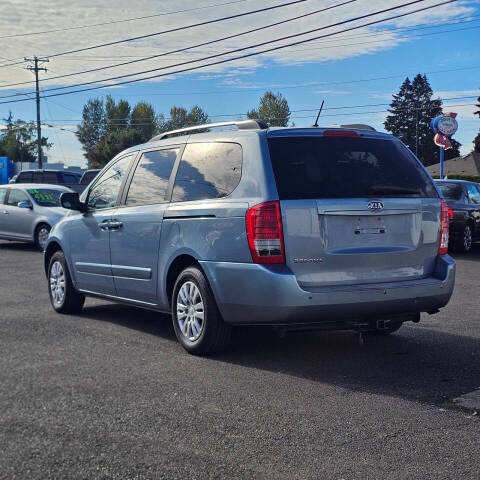 2011 Kia Sedona for sale at Marquez Auto Sales LLC in Hubbard, OR