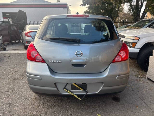 2011 Nissan Versa 1.8 S