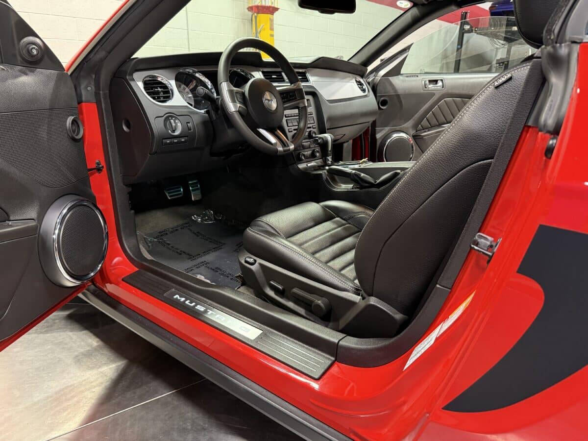 2011 Ford Mustang 34