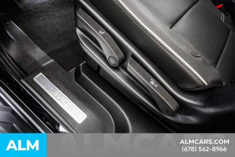 2025 GMC Yukon Elevation