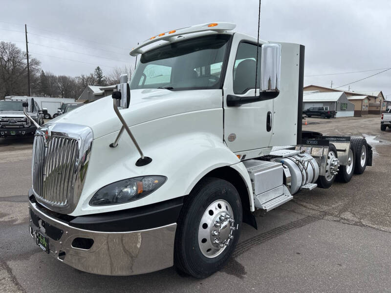 2021 International RH613