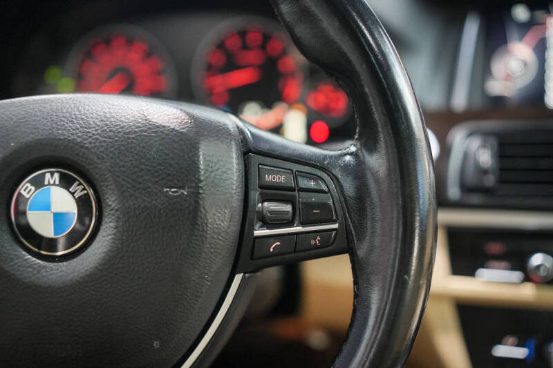 2015 BMW 5 Series 528i